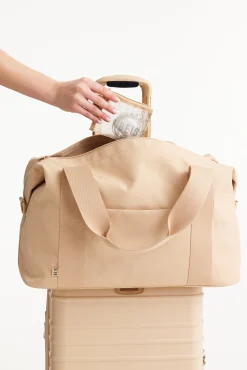 The Beisics Duffle In Beige