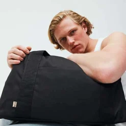 The Beisics Duffle In Black