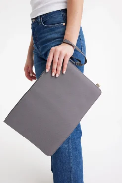 The Beisics Laptop Pouch In Grey