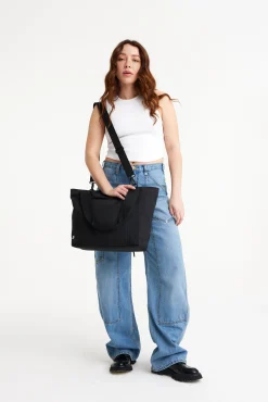The Beisics Tote In Black