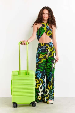 The Carry-On Roller In Citron