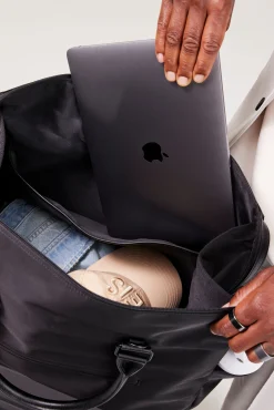The Commuter Duffle In Black