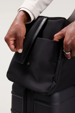 The Commuter Duffle In Black