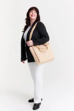 The Commuter Tote In Beige