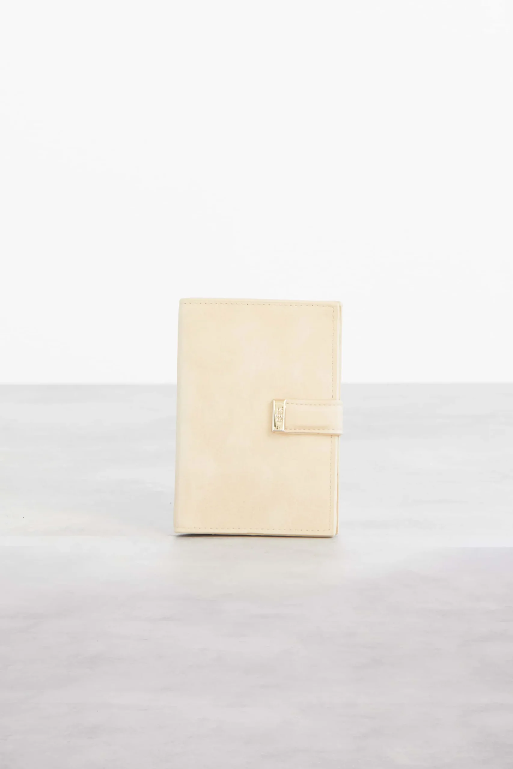 The Passport & Luggage Tag Set In Beige